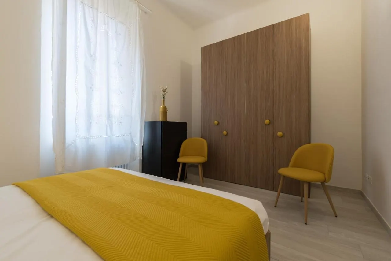 Capo Di Lucca Home - In The Historical Center With Terrace Boloňa