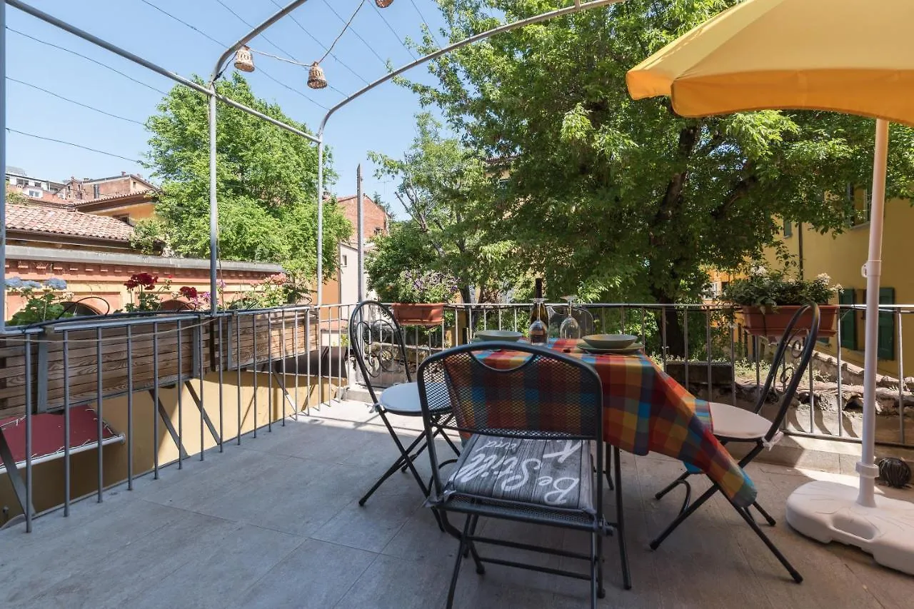 Capo Di Lucca Home - In The Historical Center With Terrace Boloňa