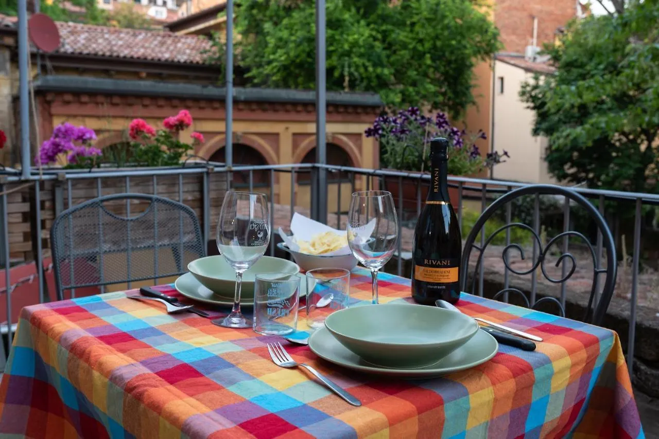 Capo Di Lucca Home - In The Historical Center With Terrace Boloňa Apartmán