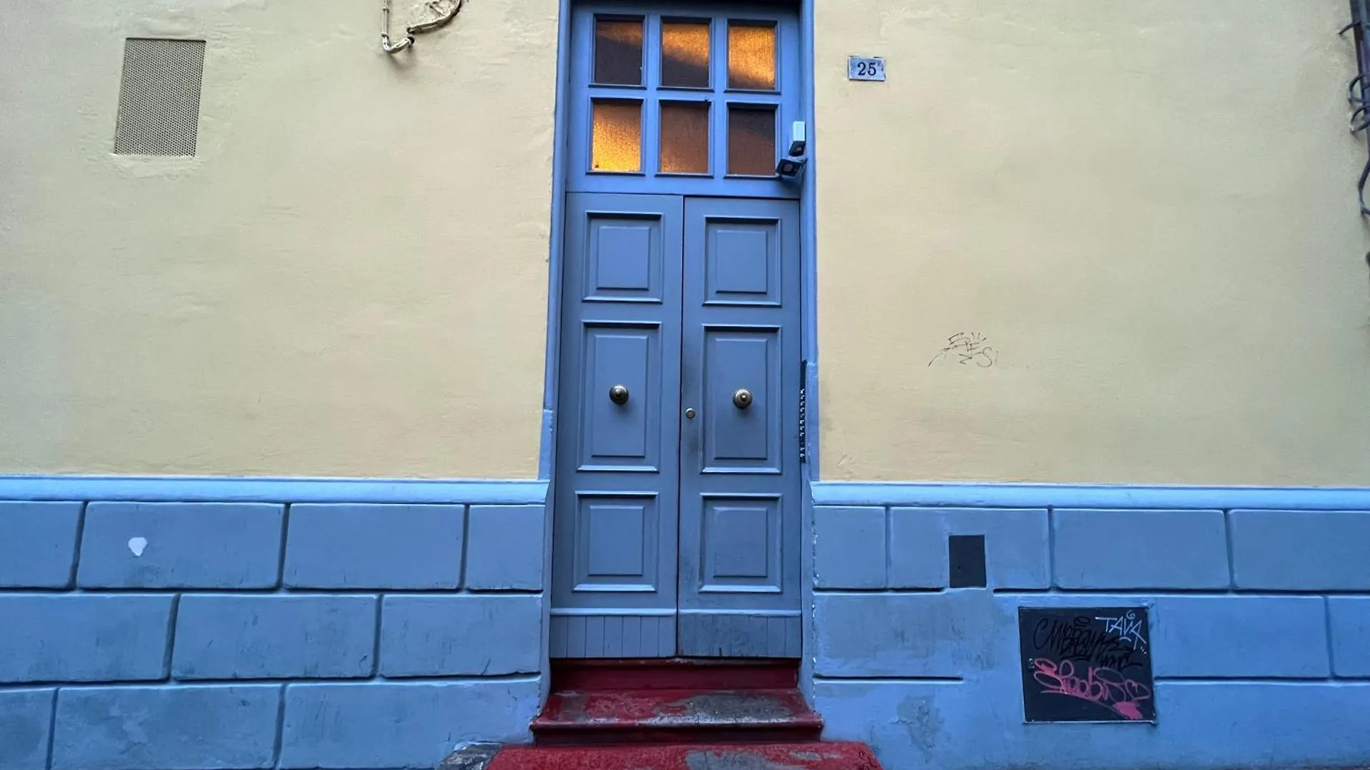 Capo Di Lucca Home - In The Historical Center With Terrace Boloňa